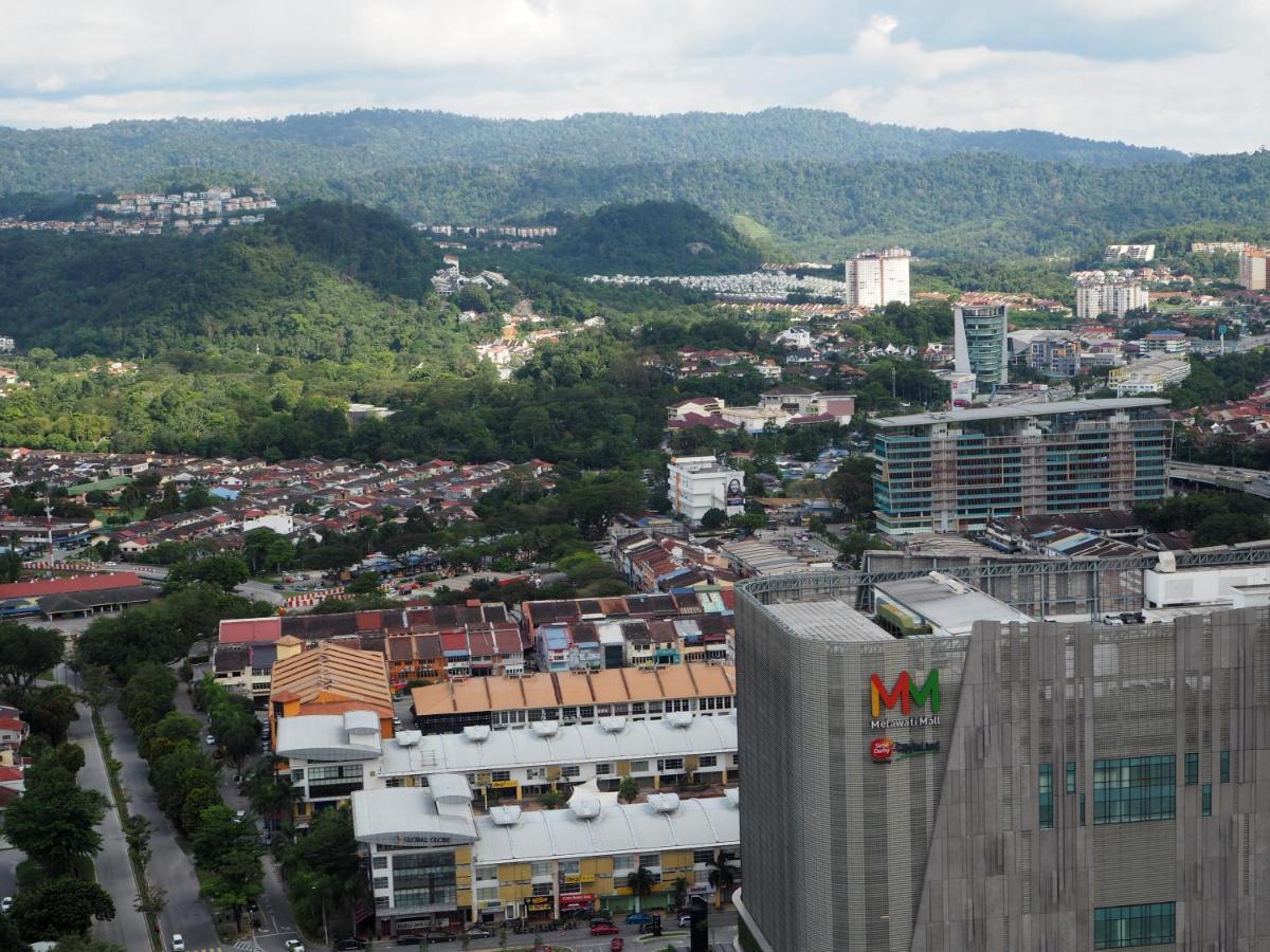 Serini Melawati Apartment Kuala Lumpur Exterior photo